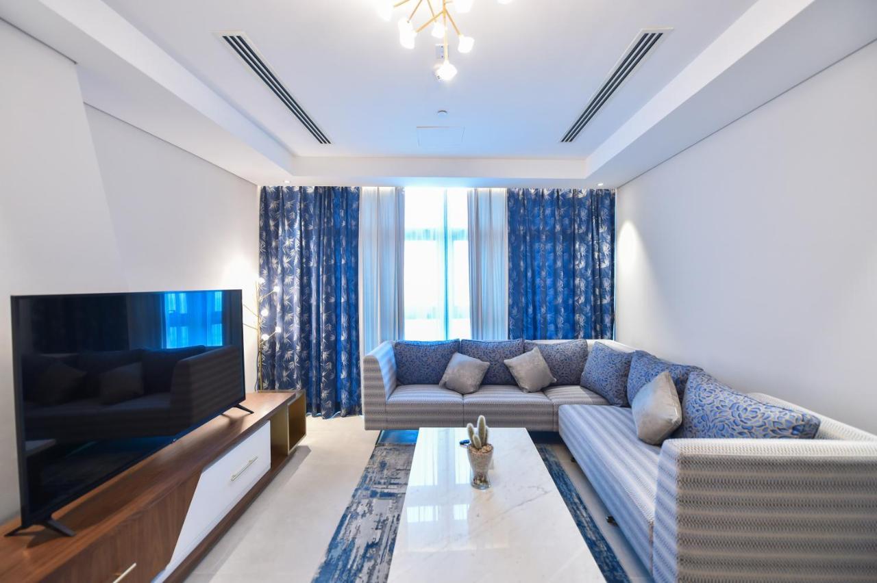 Waterfront Hotel Apartment Lusail Exterior foto A living room in a modern apartment