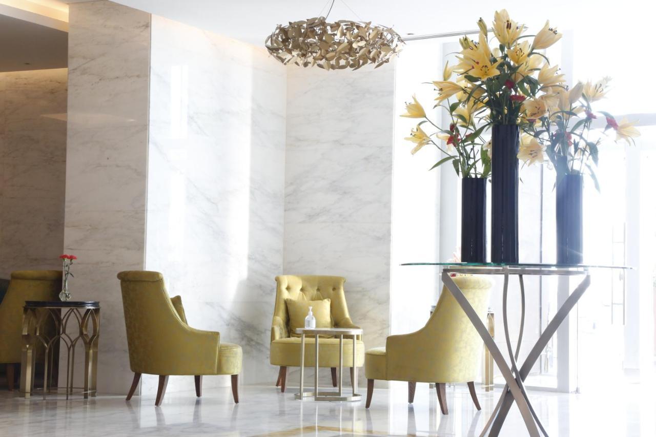 Waterfront Hotel Apartment Lusail Exterior foto The lobby of the hotel