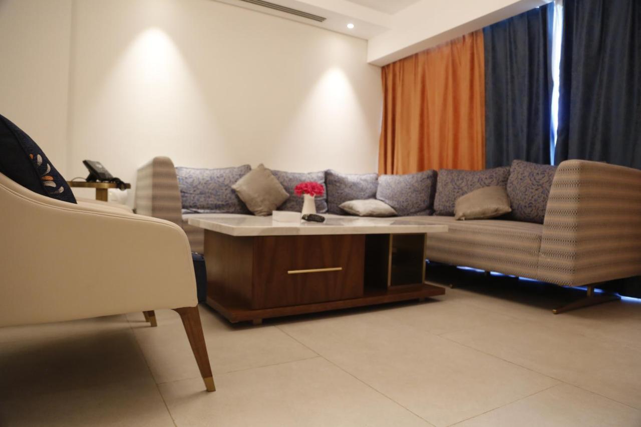 Waterfront Hotel Apartment Lusail Exterior foto A living room in a house